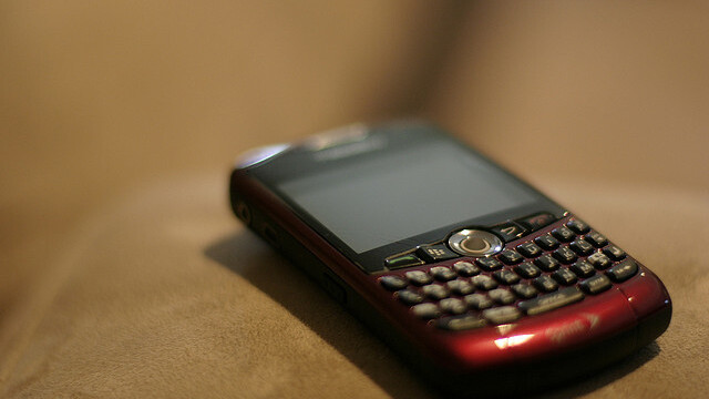RIM offers free apps, support as compensation for BlackBerry outage