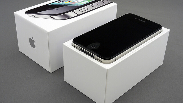 AT&T activated over 1 million iPhone 4S handsets in four days