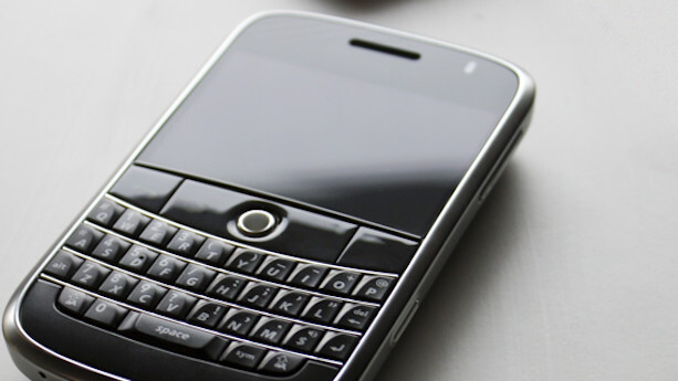Kik comes back to the BlackBerry, just in time for BBM outage
