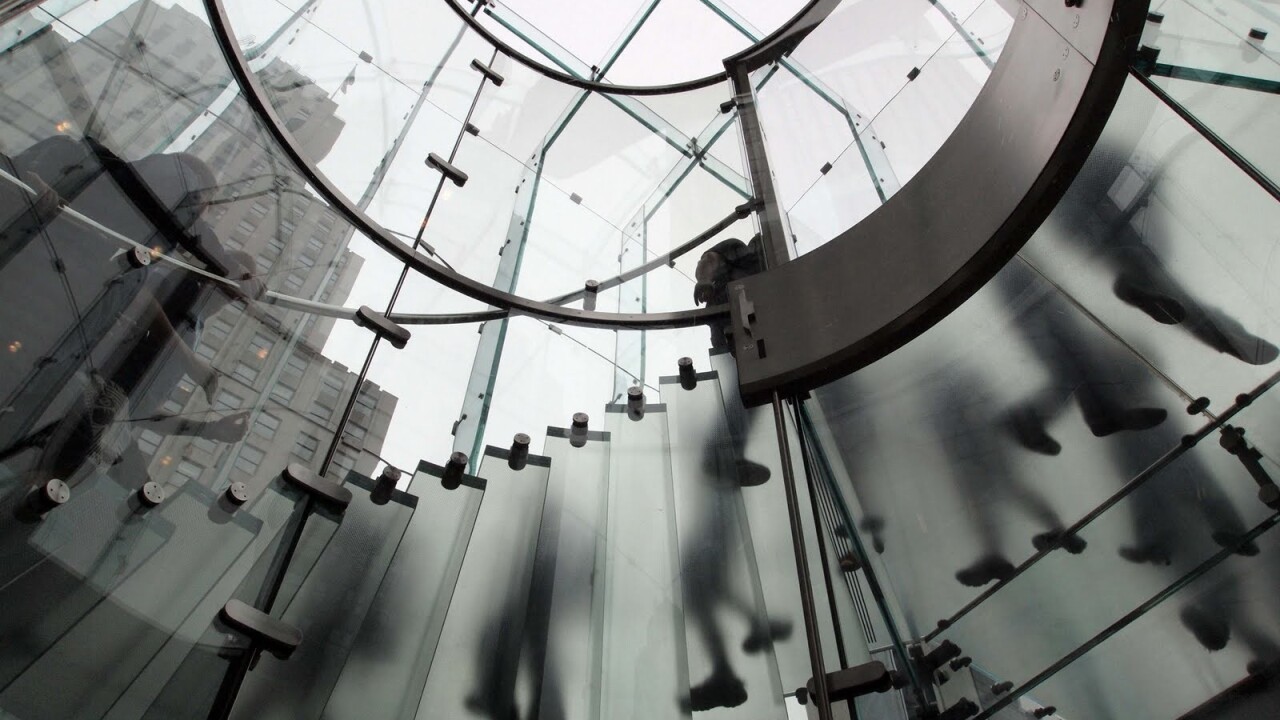 Apple to enhance online and retail shopping experience for holiday season