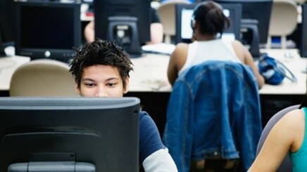 US students more connected but less web-savvy than Chinese peers