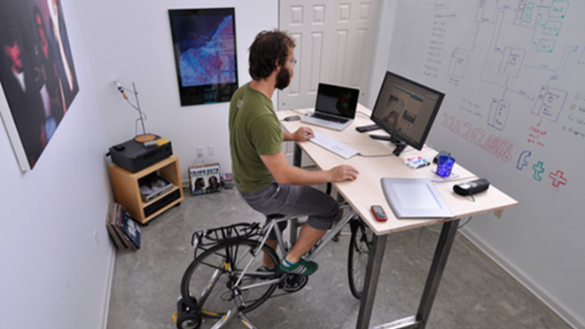 Kickstand lets you go miles on your bike right from your desk