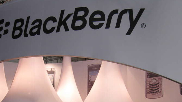 3000 people line up for a smartphone launch…and it’s a BlackBerry?