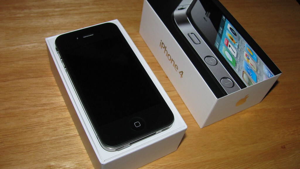 Б у телефоны айфон. Apple iphone 4s 16gb. Apple iphone 4 16gb. Iphone 4s Black. Б/У телефоны.