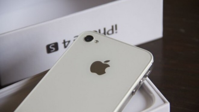 iPhone 4S preorders go live at inflated prices after delay in India