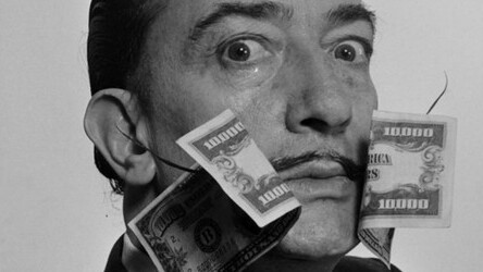 How many legs does a dog have?