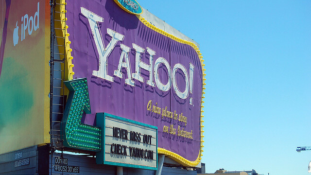 Yahoo Hub brings group messaging, free SMS conferencing to Android devices