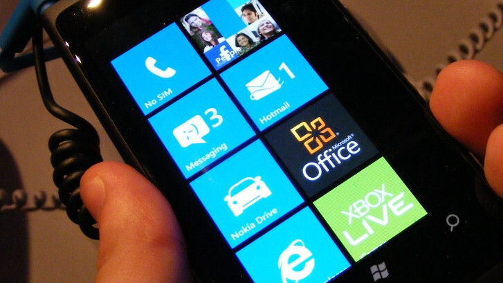 The Nokia Lumia 800 on track to support DLNA via downloadable app