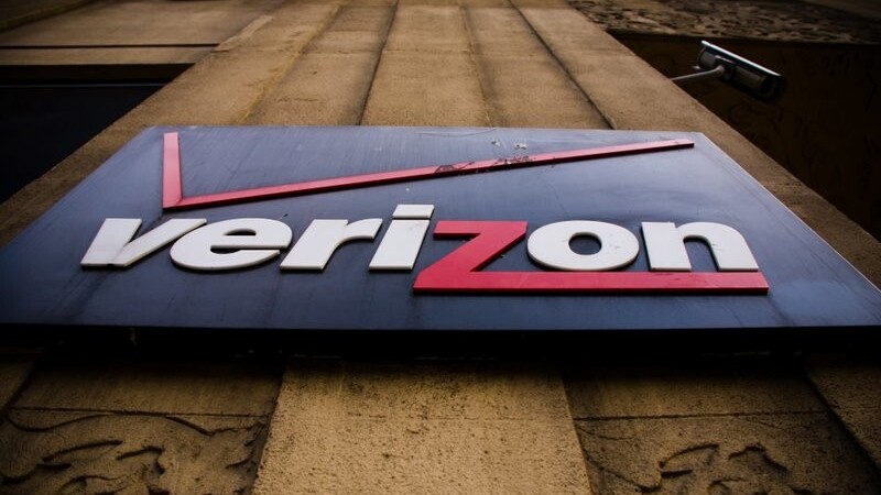 Verizon drops $2 payment fee after severe customer backlash