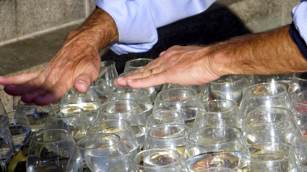 We bet you can’t play the ‘Glass Harp’ like this [video]