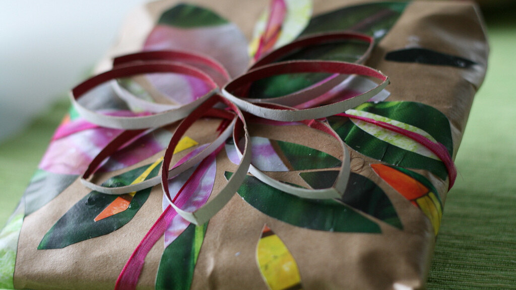 Here’s how to wrap your holiday gifts, perfectly [video]