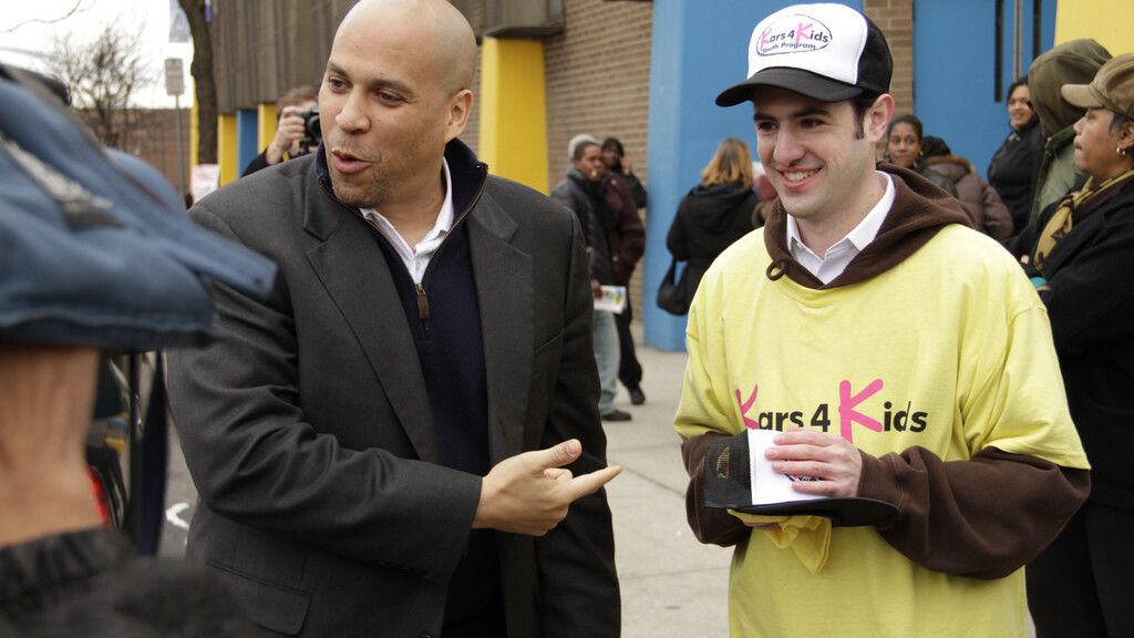 Newark NJ mayor Cory Booker takes to the web with a get fit challenge