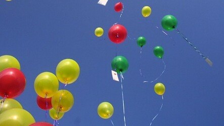HP is sending your Twitter wishes for 2012 into the air on floating balloons