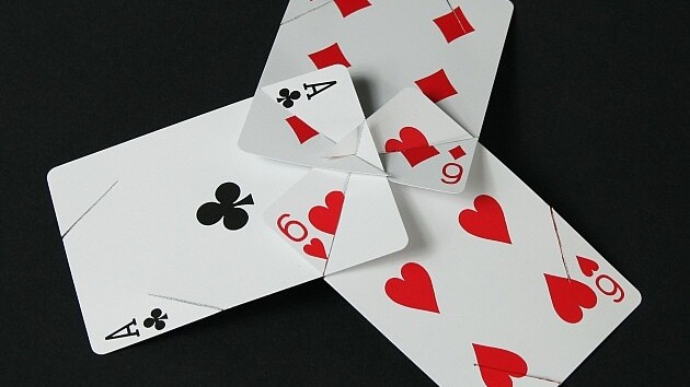 Ok, this really might be the most incredible card trick we’ve ever seen