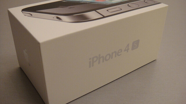 Mobile operators in Singapore may soon sell camera-less iPhone 4S models