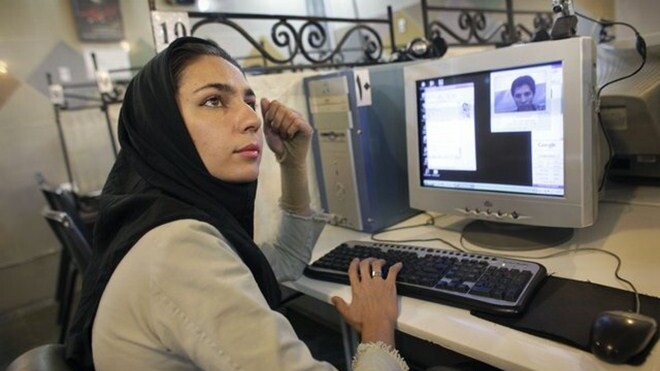 Iran monitors cyber cafe users as it tests ‘closed’ Internet alternative