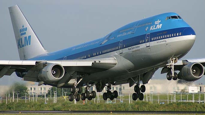 Did you know that you can send a tweet to get the lowest KLM airfares?