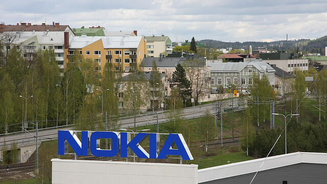 Nokia’s Q4: $1.4 billion loss, sales down 21% with 19.6m smartphones sold