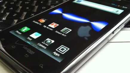 Droid Razr Maxx said to have 24 hour battery; will be at Verizon on 1/26 for $300
