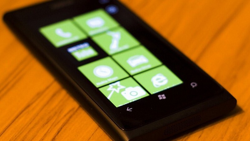 Nokia offering free Lumia handsets to spark developer interest