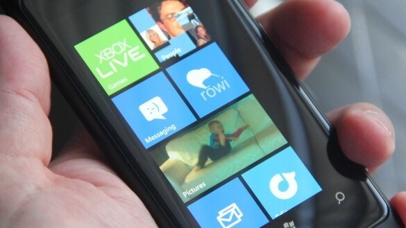 Windows Phone’s improved Facebook app is out [Pics]