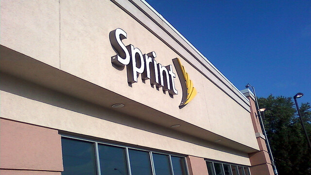 Sprint sells 1.8m iPhones in Q4, sees the US account for 37% of Apple’s handset sales