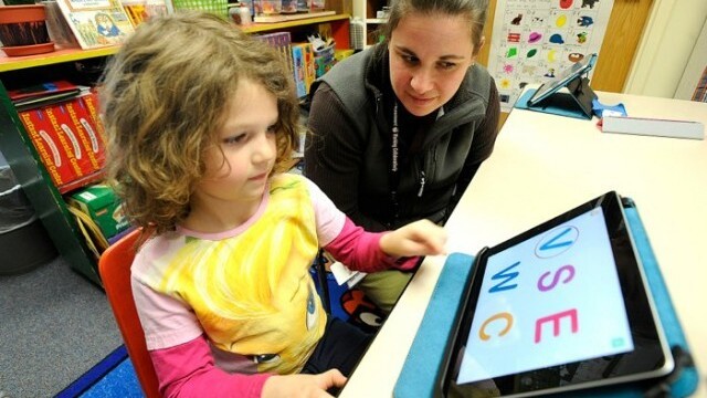 Study finds kindergartners read better with the iPad