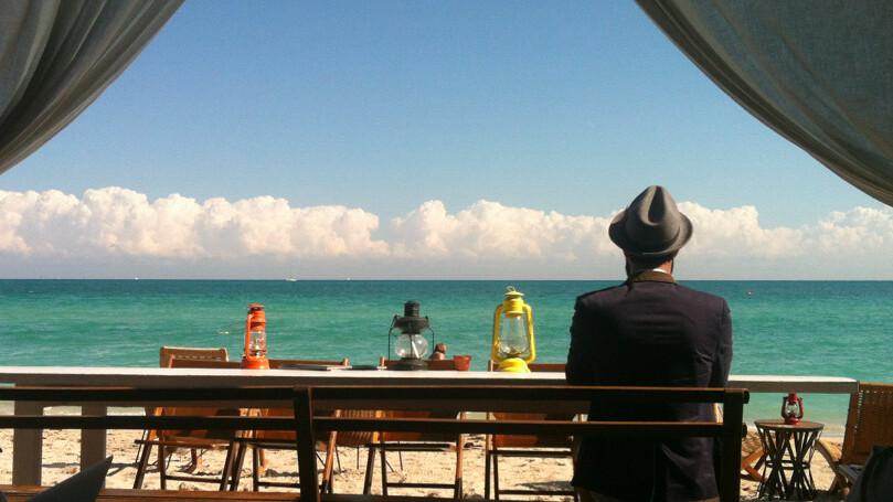 At the South Beach Wine & Food Festival, Evian hired an illustrator to tweet art in realtime