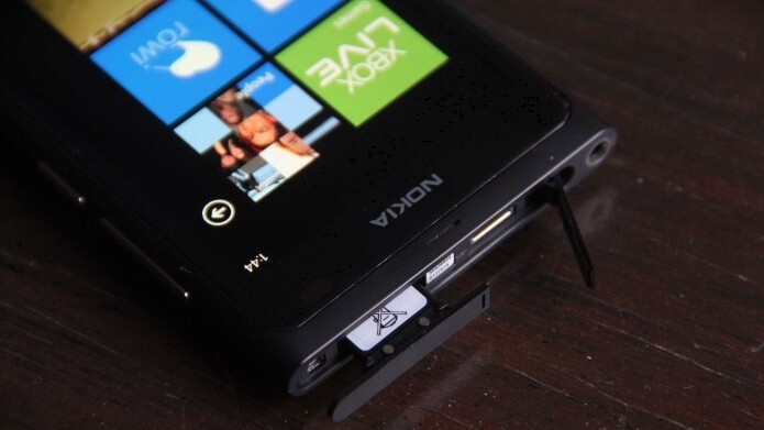Nokia installs massive Lumia 800s in Australia for public grasping