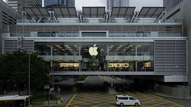 Apple warns Hong Kong iPad scalpers against queueing ahead of Friday launch (but that doesn’t stop them)