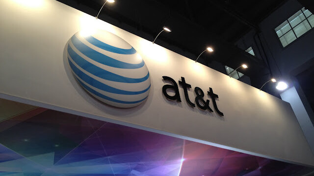 New iPad breaks single-day sales and activation records for AT&T