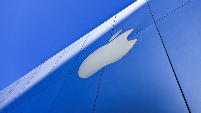 Greenpeace activists scale Apple offices in Ireland in protest over coal-powered datacenters