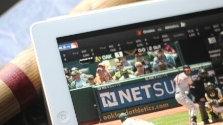 MLB At Bat 2012 for iOS updated with regular season access and Retina graphics for iPad