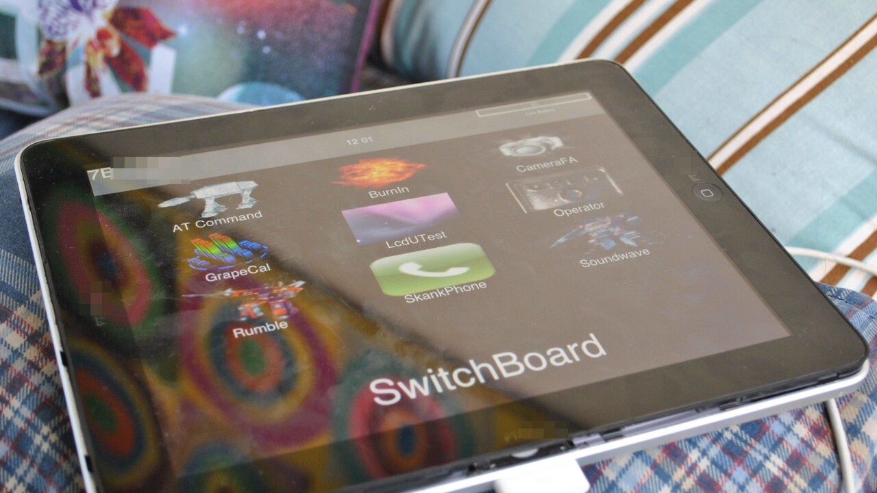 First generation iPad prototype with dual dock connectors up for auction
