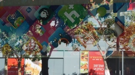 T-Mobile confirms it will offer “iPhone-compatible 4G” for WWDC attendees