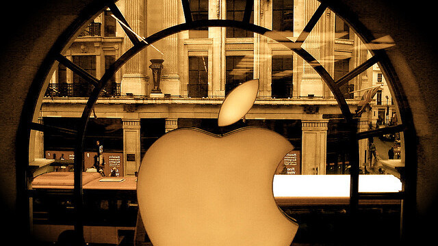 Apple removes negative reviews from affected App Store apps to mitigate DRM issue