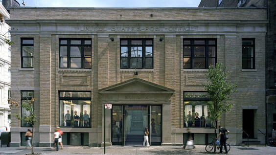 Apple perfectionism at its best: The new Soho store and giant pieces of seamless glass