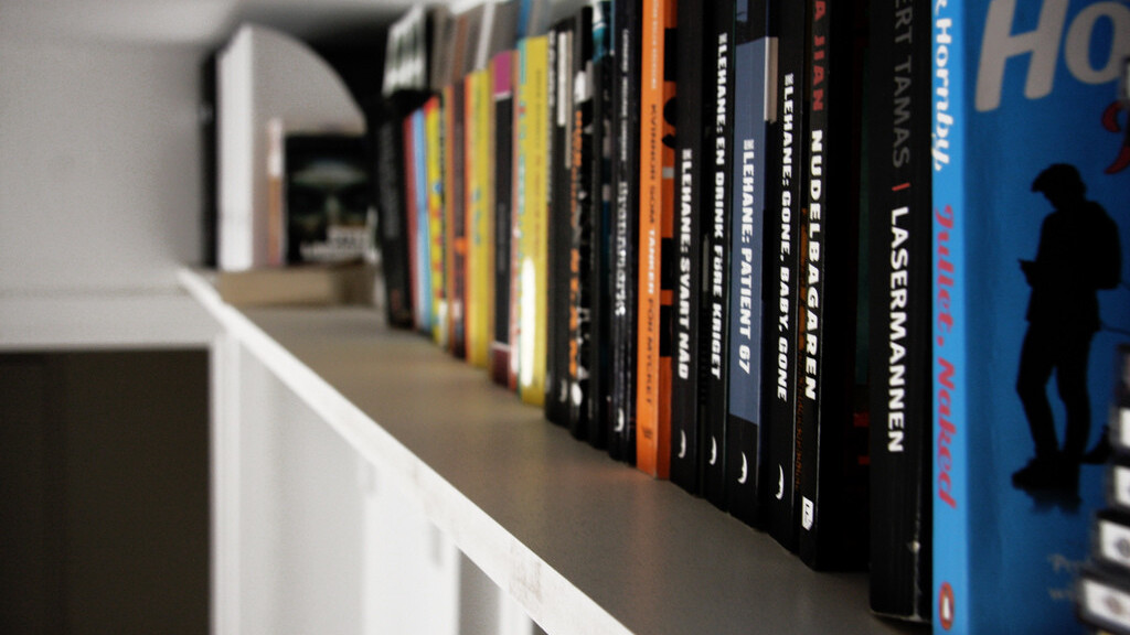 Apple set to replace Orange in rare sponsorship of UK book prize