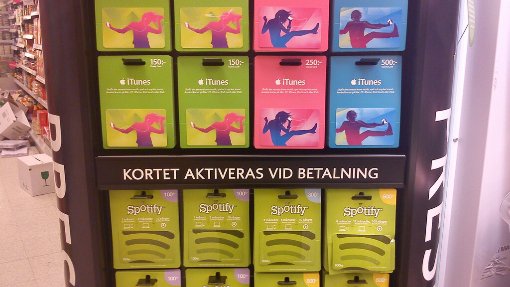 Google Play gift cards appear ready for retail, offer $10 and $25 credits