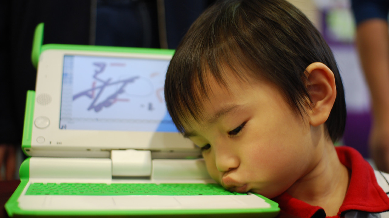 One Laptop per Child is working on hybrid tablet/computer device, scheduled for early 2013 launch