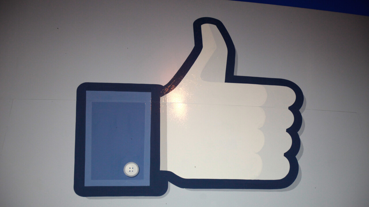 Facebook now allows you to use emoticons in News Feed comments