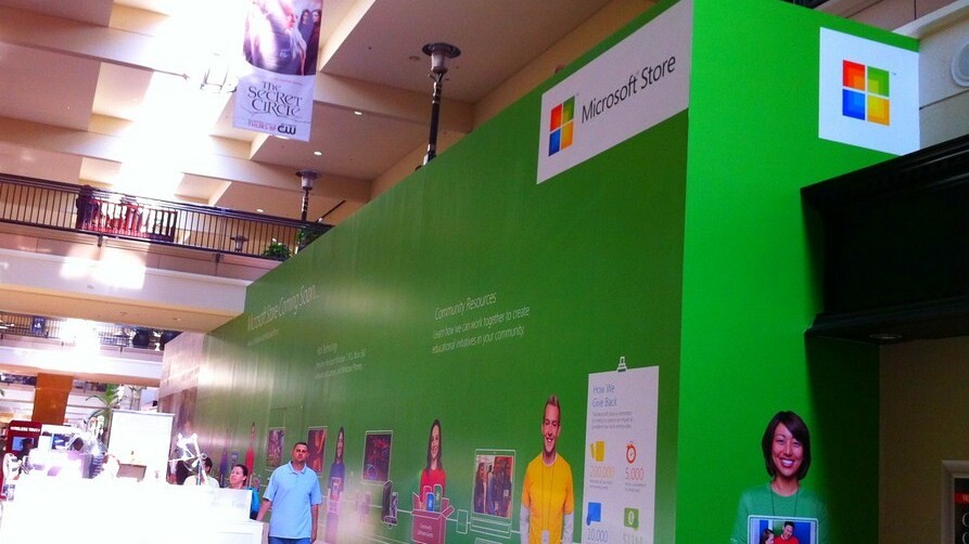 Microsoft ups its holiday store ante: Now 34 locations will blanket the US and parts of Canada