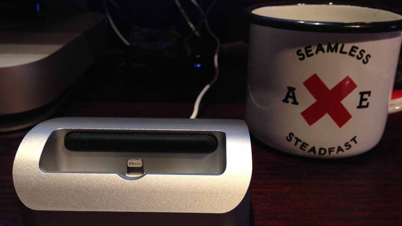 It’s alive: Elevation Dock modified to work with Apple’s iPhone 5 Lightning Connector