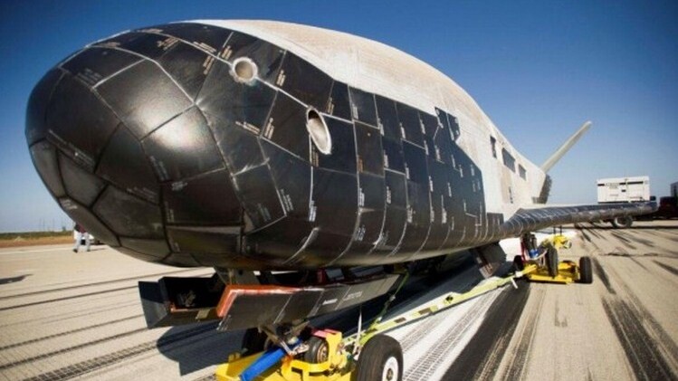 The Air Force has a mini Space Shuttle, and it is beautiful