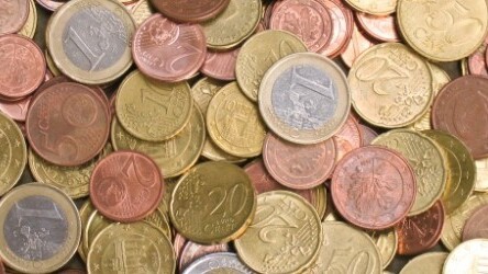 Dwolla now lets you pay without signing up, takes a stab at PayPal with low 25¢ fees