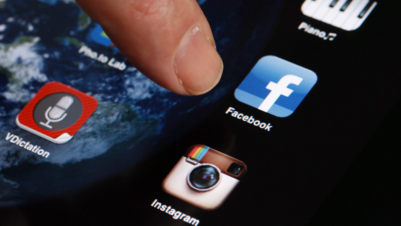 Report: Half of people that use social networks do so from mobile, Asia leads the way