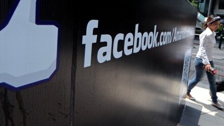 Facebook returns to full service, blames DNS update for downtime
