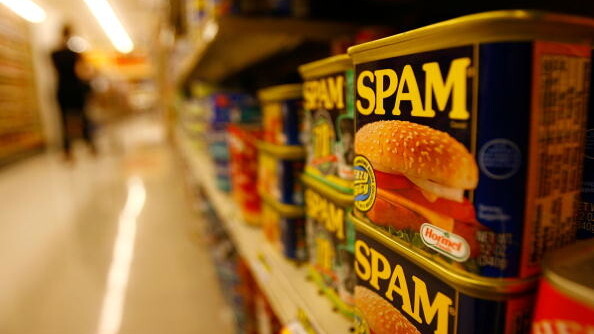 Spammers are dodging Twitter’s DM URL bug by sending links to tweets