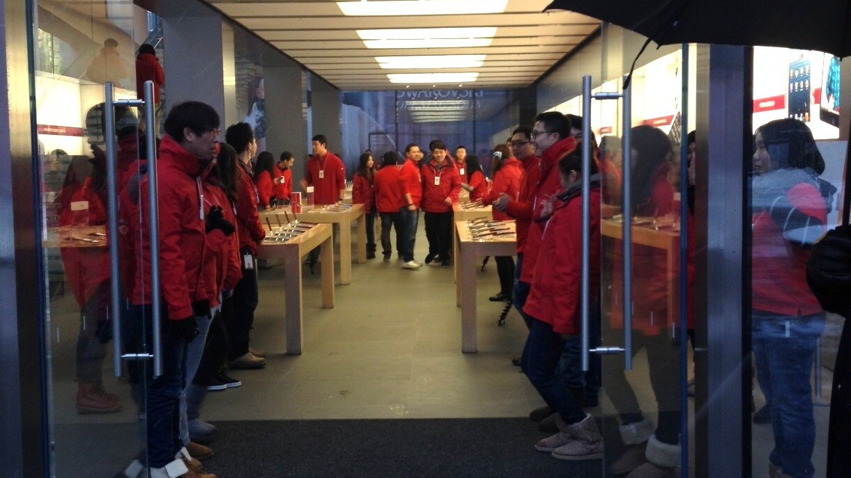 Apple kicks off iPhone 5 sales in China