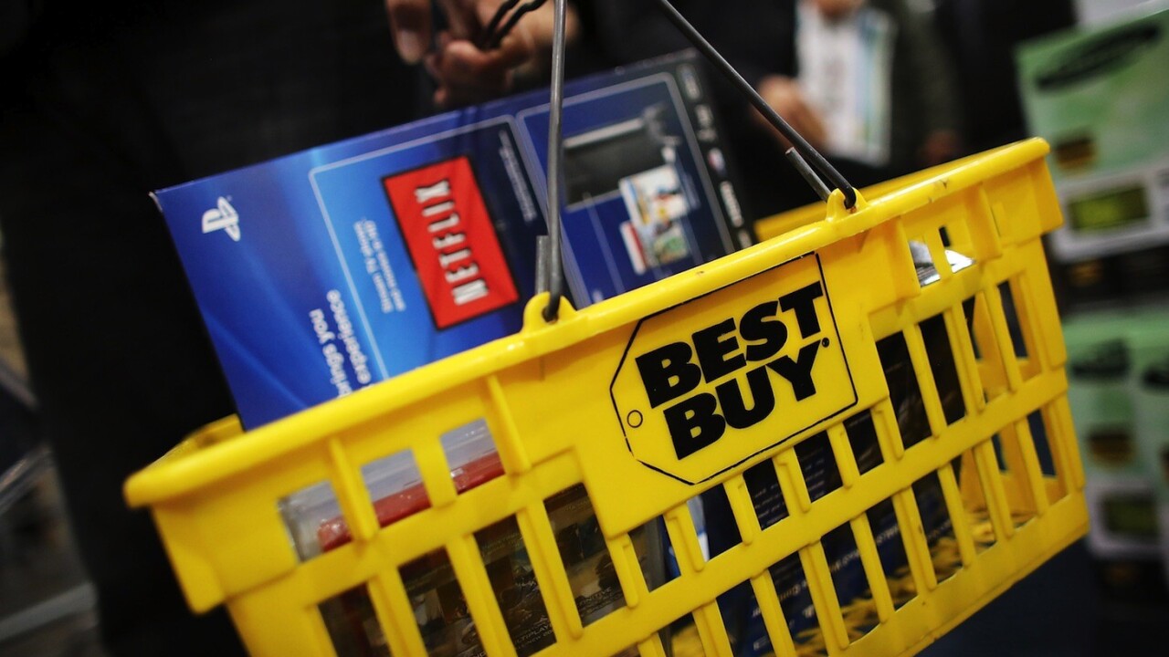 Best Buy reports holiday revenue: store sales flat, online sales up 10% to $1.1b